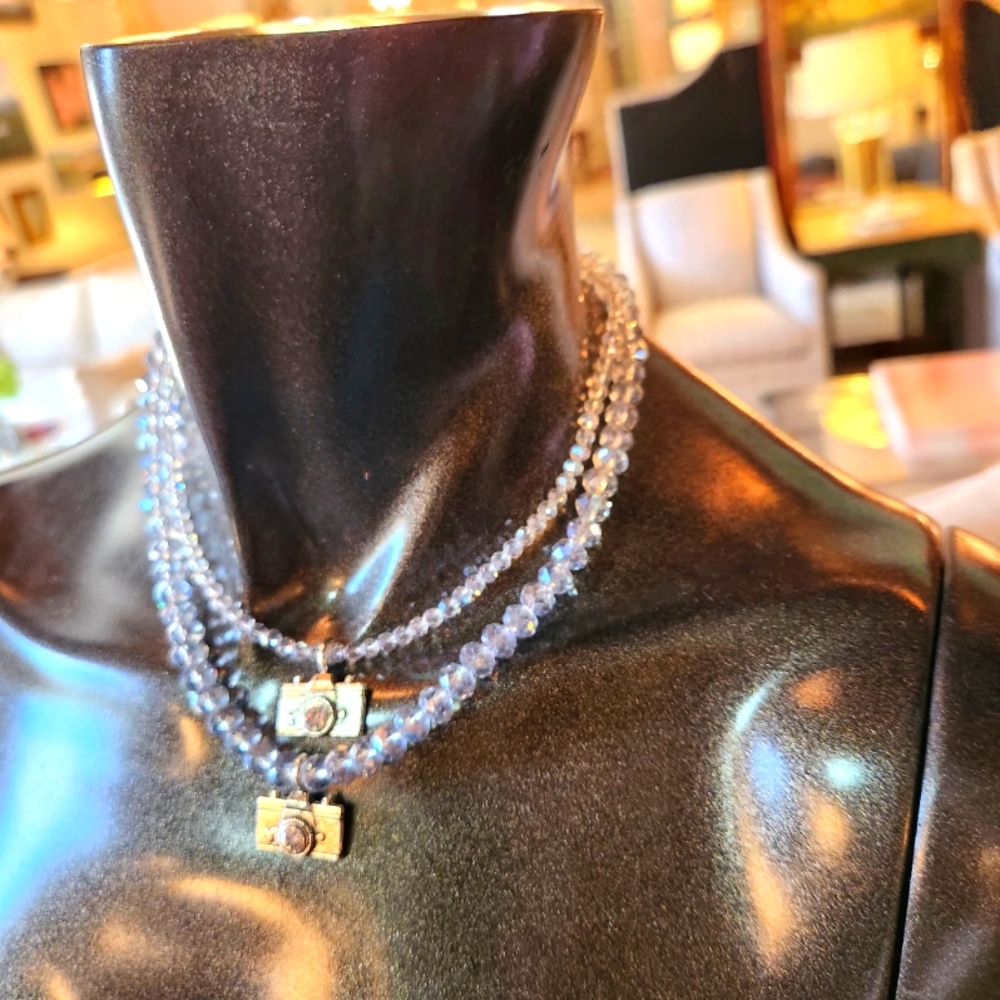 📸 Silvertone Camera Pendant W/Crystal Necklace 📷 - Picture 13 of 16